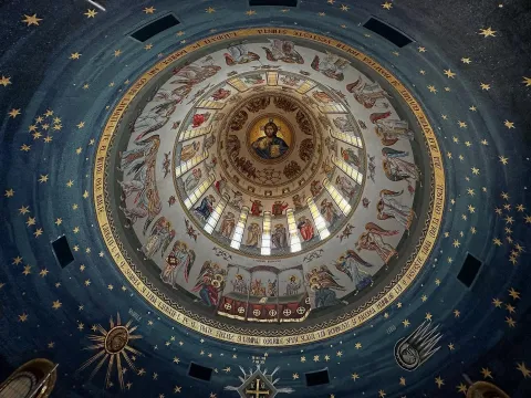 „Facerea mâinilor Lui o vestește tăria”: Reprezentări cosmice la Catedrala Națională