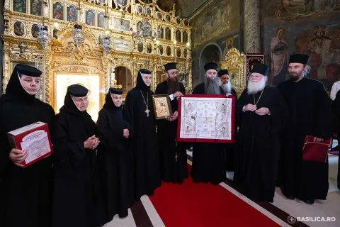 Arhim. Efrem Vatopedinul, în pelerinaj la Mănăstirea Pasărea. Delegația din Grecia a vizitat alte trei mănăstiri