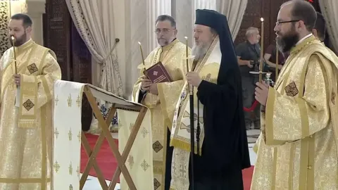 PS Timotei Prahoveanul a oficiat Trisaghion la căpătâiul fostului președinte al României, Ion Iliescu