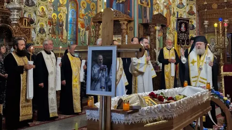 Patriarhul României a transmis condoleanțe la înmormântarea Arhid. Ioan Caraza: Slujitor smerit al altarului și profesor erudit