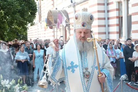 PS Timotei Prahoveanul: Deși nu au cinstit-o, potrivnicii nu au putut lupta împotriva Născătoarei de Dumnezeu