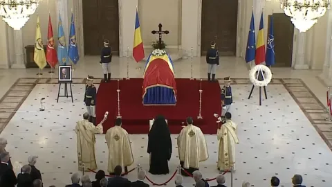 Preasfințitul Părinte Timotei Prahoveanul a săvârșit slujba stâlpilor pentru fostul președinte Ion Iliescu