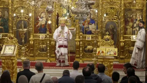 Să ne deschidem inimile și să Îl urmăm pe Hristos, asemenea lui Petru, a îndemnat PS Siluan la Catedrala Patriarhală