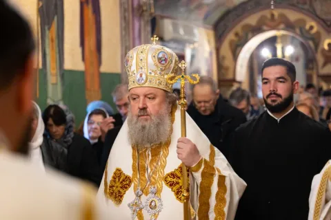 Suntem țărână, dar drumul nostru trebuie să se îndrepte către cer: PS Timotei Prahoveanul a sfințit o nouă capelă în Capitală