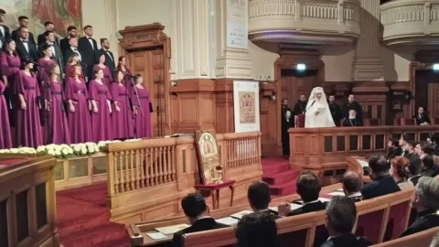 Muzica bisericească îi cheamă pe oameni la preamărirea lui Dumnezeu, spune Patriarhul Daniel