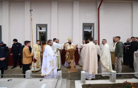 Trebuie să înțelegem că între biserica de zid și Biserica vie există o legătură indestructibilă, spune PS Paisie Sinaitul