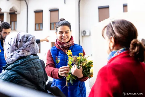 Biserica vine în ajutorul pelerinilor de la Sfântul Dimitrie cel Nou: Zeci de mii de pachete cu mâncare și apă vor fi distribuite