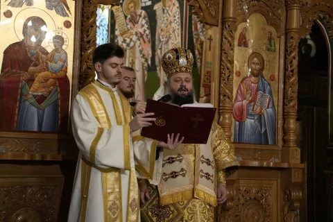 PS Paisie: Prin Sfinții Arhangheli Mihail și Gavriil, Biserica ne descoperă că Dumnezeu este și drept și milostiv