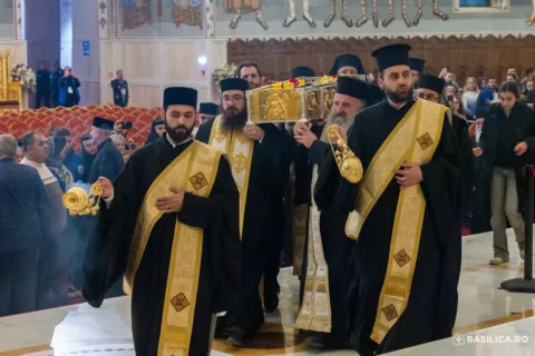 Moaștele Sfântului Dimitrie cel Nou au fost așezate spre închinare în Catedrala Mântuirii Neamului