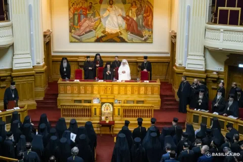 Ședință solemnă a Sf. Sinod: Patriarhul Ecumenic îndeamnă Biserica Ortodoxă Română să lucreze la unitatea lumii ortodoxe