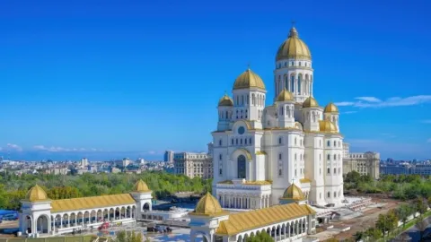 Patriarhul Daniel: Catedrala Națională, o carte deschisă de teologie ortodoxă, scrisă în piatră, culoare și lumină