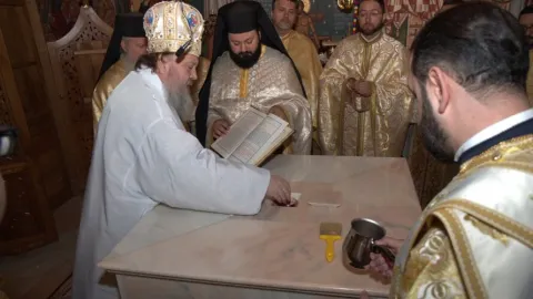 PS Timotei Prahoveanul a sfințit noua biserică din Azuga: După faptele iubirii creștine vom fi răsplătiți