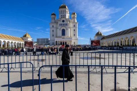 Comunicat: Programul de vizitare a Catedralei Naționale în perioada 24 decembrie 2025 – 8 ianuarie 2026