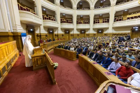 Moment de recunoștință și de prețuire: Patriarhul Daniel a participat la Gala voluntarilor Tineri în Acțiune