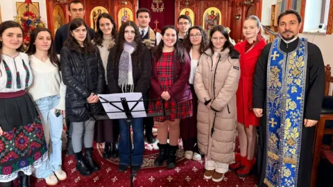 Sărbători pentru toți: Studenți pentru Viață București au adus bucuria Nașterii Domnului în spitale și în centre sociale