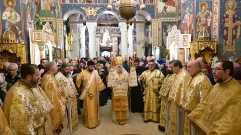 Sf. Nicolae ne-a lăsat moștenire porunca iubirii: PS Timotei Prahoveanul la hramul Bisericii Sf. Gheorghe-Nou