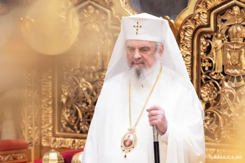 Patriarhul Daniel: Vindecarea femeii gârbove reprezintă în mod tainic lucrarea mântuitoare a Domnului Iisus Hristos