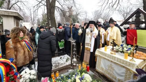 Parastas pentru Mihai Eminescu la Cimitirul Bellu: A rămas nemuritor