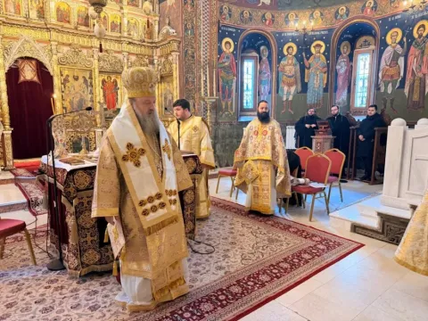 Dreptul Simeon și Prorocița Ana reprezintă umanitatea aflată în așteptare: PS Timotei Prahoveanul