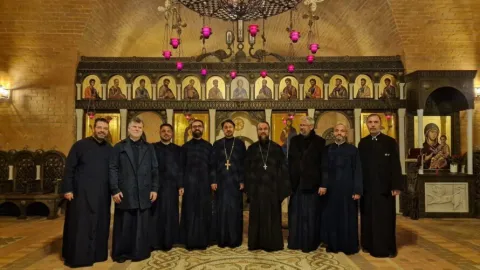 Preoții de caritate din Arhiepiscopia Bucureștilor au avut primul dialog cu profesorii de teologie: Familia, tema centrală