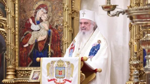 Patriarhul Daniel la Duminica Ortodoxiei: Icoanele ne cheamă la rugăciune, sfințenie și comuniune