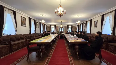 Cărțile dăruite de Patriarhul Daniel au ajuns la Schitul Românesc Prodromu din Athos