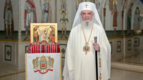 Mesajul Patriarhului Daniel de Sfintele Paști: Să arătăm bucuria Învierii şi să ne rugăm pentru pace în lume!