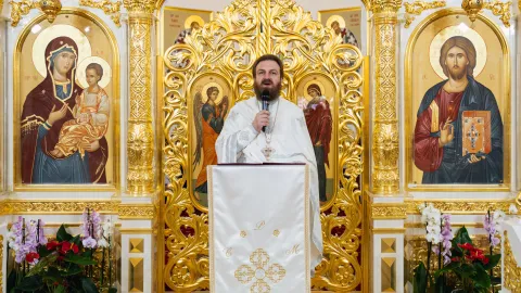 Arhim. Dionisie Constantin: Dumnezeu vede suferința omului chiar și atunci când el nu mai are puterea să strige după ajutor      