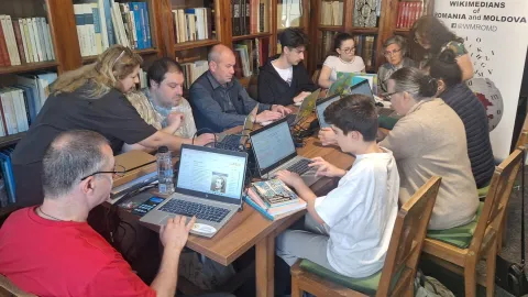 Enoriașii unei parohii din Capitală au participat la un atelier de creație și editare online