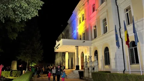 Noaptea Muzeelor 2026: Zeci de instituții culturale pot fi vizitate gratuit în cea de-a 22-a ediție a manifestării