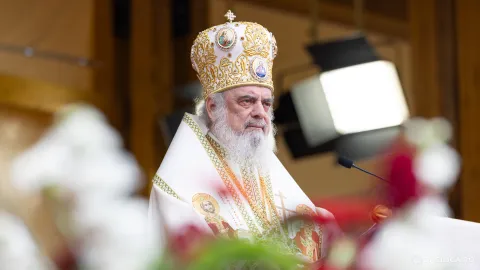 Patriarhul Daniel: Domnul Hristos, înălțat întru slavă la cer, a ajutat Biserica Sa prin Sf. Împărați Constantin și Elena