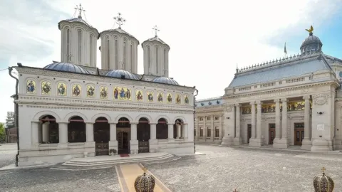 Programul hramului istoric al Catedralei Patriarhale „Sfinții Împărați Constantin și Elena”