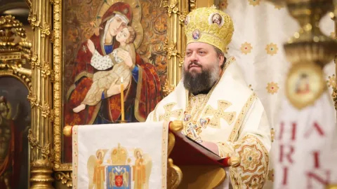 Să nu lăsăm pe nimeni să rămână singur în suferința sa, a îndemnat PS Paisie Sinaitul la Catedrala Patriarhală