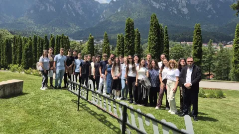 Elevi seminariști au participat la o tabără de prevenire a traficului de persoane la Mănăstirea Caraiman