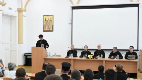 La Facultatea de Teologie din București a fost lansat volumul „Dobândirea Sfântului Duh în Sfânta Liturghie”