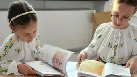 Noi ghiduri catehetice vor sprijini educația religioasă a copiilor români din diaspora