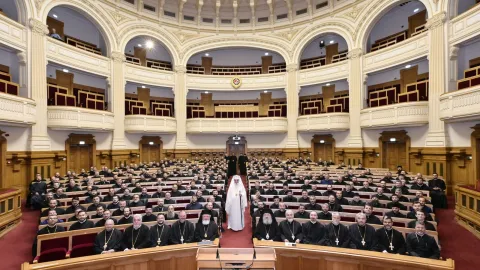 Preoții prahoveni reuniți la Conferința pastoral-misionară de primăvară: Patriarhul Daniel a oferit sfaturi pentru părinți
