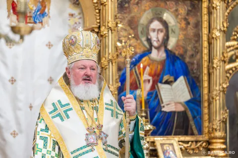 PS Varlaam Ploieșteanul: Toate lucrările Bisericii sunt săvârșite prin harul Duhului Sfânt în numele Preasfintei Treimi