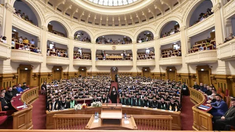 Absolvenții promoției 2026 ai Facultății de Teologie din București au fost sărbătoriți la Palatul Patriarhiei