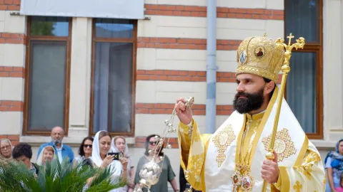 Încercați să priviți în jurul vostru prin ochii lui Dumnezeu, a îndemnat PS Iachint de Pacific la Mănăstirea Radu Vodă