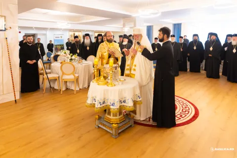 Patriarhul Daniel a sfințit Casa Sărbătoarea, noul centru de cazare și activități al Bisericii Sfântul Spiridon – Nou