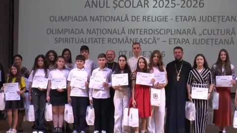 Peste 400 de elevi prahoveni au fost premiați pentru performanțele de la olimpiadele de Religie