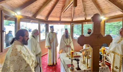 Schitul de la Cota 1400 din Sinaia și-a cinstit ocrotitoarea: Venim la Sf. Ana ca la bunica noastră sfântă