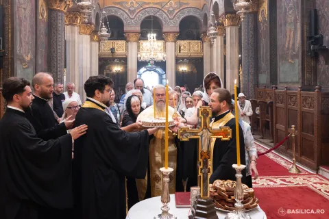 Patriarhii Iustin și Teoctist au fost pomeniți la Catedrala Patriarhală: Apostoli ai neamului nostru