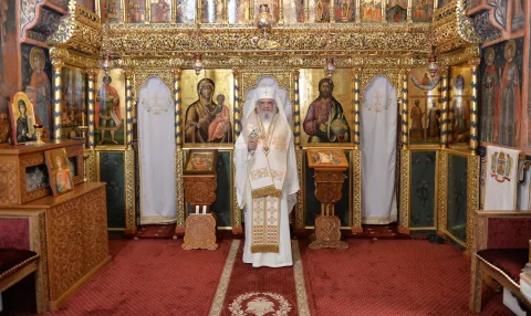 Să unim rugăciunea cu viața curată și cu milostenia față de săraci, îndeamnă Patriarhul Daniel
