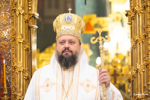 Crucea este dovada iubirii cu care Dumnezeu ne iubește, a spus PS Paisie Sinaitul la Catedrala Patriarhală