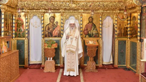 Patriarhul României: Semnul Sfintei Cruci amintește lumii de iubirea jertfelnică a Domnului Iisus Hristos