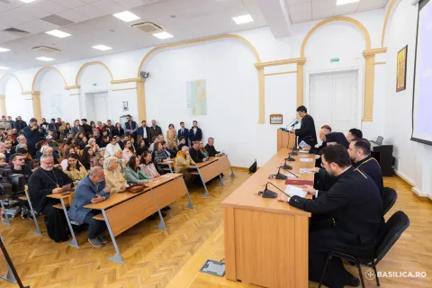 Aproape 1.700 de studenți se pregătesc să înceapă un nou an universitar la Facultatea de Teologie din București