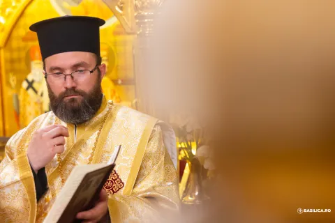 Arhid. Macarie Grigoriu: Familia creștină, chemată să fie nu doar locul unde se naște viața, ci și cel unde se cultivă sfințenia