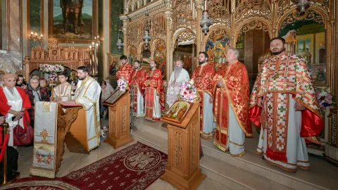 Biserica Zlătari din Capitală și-a sărbătorit hramul: Martirii pot fi imaginați ca eroi ai credinței